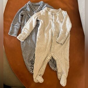Bundle 2 Gap PJs Newborn